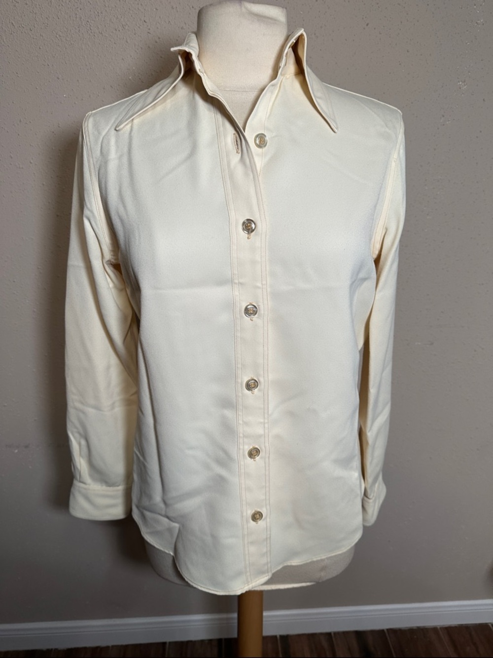 Miss Bergdorf Goodman Buttecream Button-Up Collared Blouse Vintage Women’s 10 M